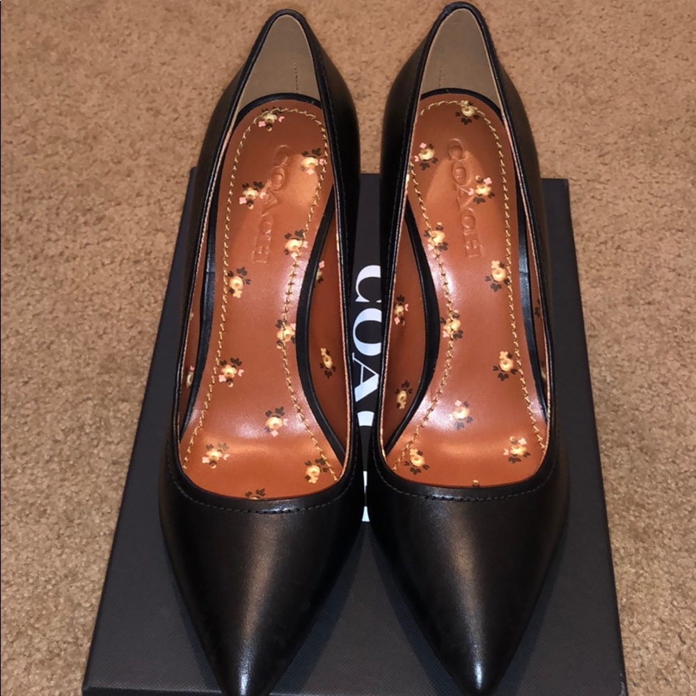 Coach pumps